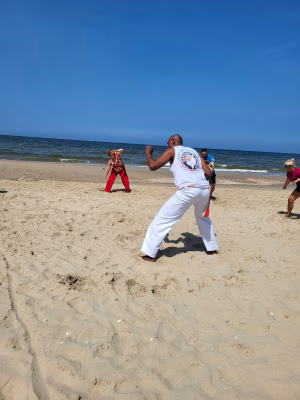 Capoeira workshop voor technische bedrijven